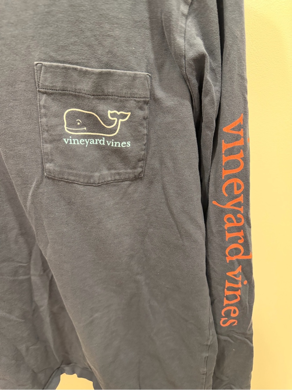 VINEYARD VINES Whale Long-Sleeve Pocket Tee - Picture 4 of 6